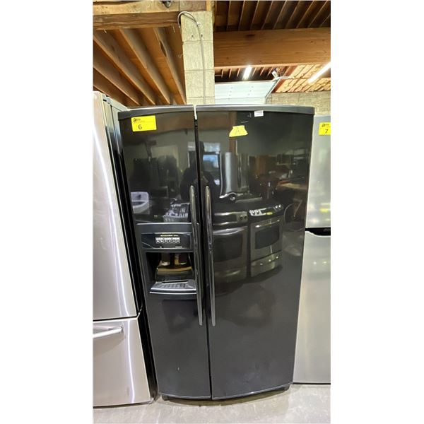 KITCHENAID SUPERBA 33  W SIDE-BY-SIDE FRIDGE WITH WATER & ICE DISPENSER
