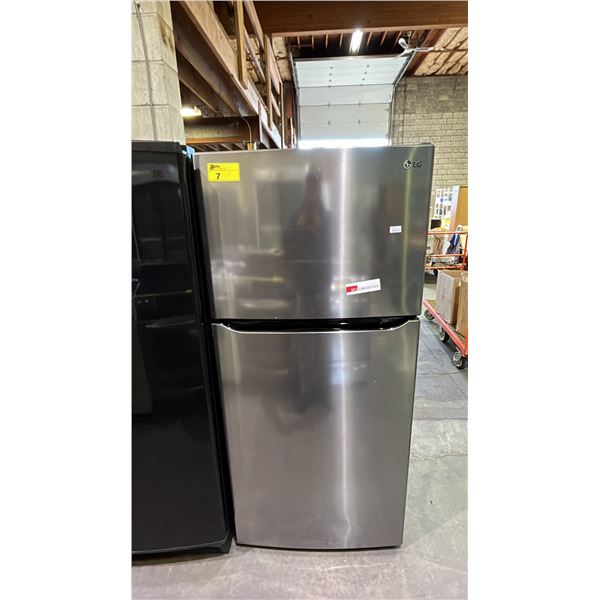 LG 30  W STAINLESS STEEL SWING DOOR FRIDGE WITH TOP FREEZER