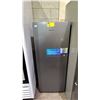 Image 1 : HISENSE 22" W STAINLESS STEEL SWING DOOR CONVERTIBLE FRIDGE/FREEZER *DIGITAL DISPLAY DOES NOT WORK*
