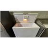 Image 2 : WOOD'S EXCELLENCE CHEST FREEZER *NO KEY*