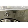 Image 4 : FRIGIDAIRE FRONT LOAD WASHER & DRYER SET