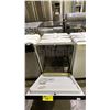 Image 2 : IKEA BUILT-IN DISHWASHER