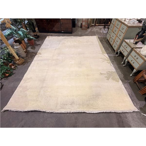 LARGE CREAM COLOUR CUT & LOOP CARPET: APPROX. 141  X 107 