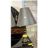 Image 3 : (4) ASSORTED TABLE LAMPS WITH 2 EXTRA SHADES