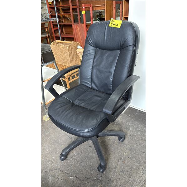 BLACK OFFICE CHAIR