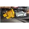 Image 1 : ELECTRIC RADIATOR & YELLOW SIDE PRESS MOP WRINGER