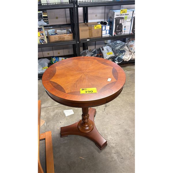 ROUND WOOD PEDESTAL ACCENT TABLE WITH STAR INLAY DESIGN
