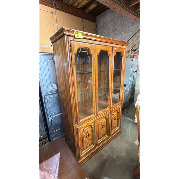 VINTAGE INTERIOR LIT WOOD CHINA CABINET