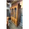 Image 2 : VINTAGE INTERIOR LIT WOOD CHINA CABINET