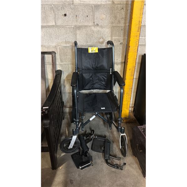 FOLDING WHEELCHAIR