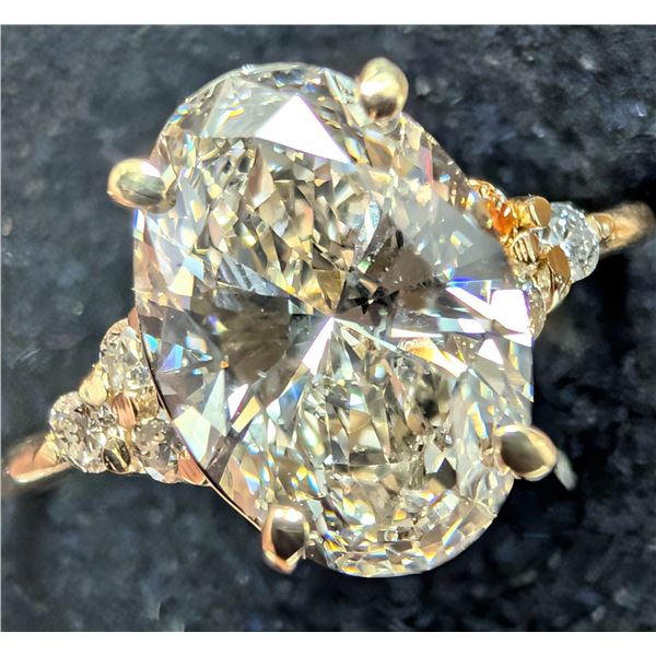 10K(1.5G),  LAB DIAMOND (1.7CT)RING, SIZE 5.5, SUGGESTED RETAIL VALUE $4000