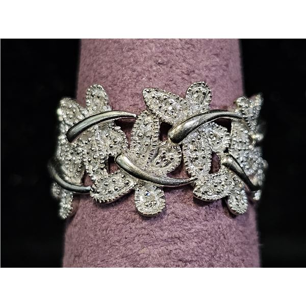 10KT WHITE GOLD DIAMOND BUTTERFLY & LEAF DESIGN BAND RING: SIZE 6.75