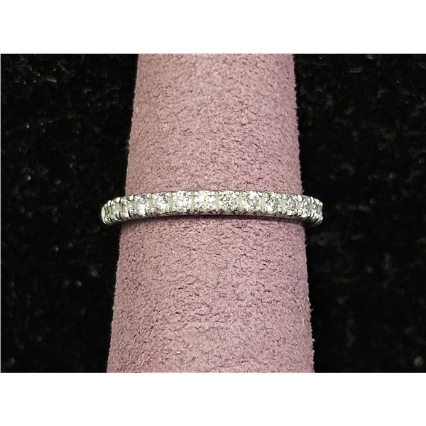 PLATINUM DIAMOND BAND RING: SIZE 4.75