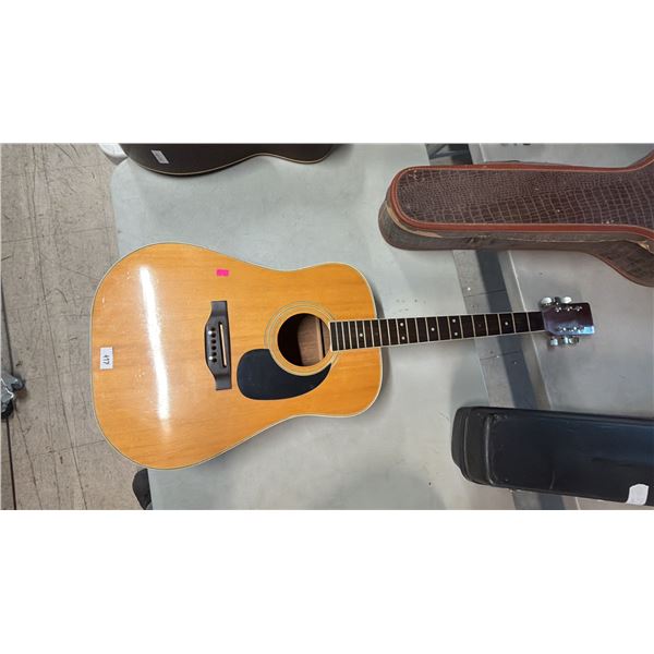 ACOUSTIC GUITAR (NO STRINGS, MINOR BODY DAMAGE)