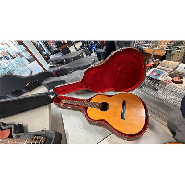 ACOUSTIC GUITAR WITH HARD CASE (NO STRINGS, BODY CRACKED/DAMAGED)