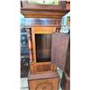 Image 6 : ANTIQUE HOWELL DAVIES GRANDFATHER CLOCK WITH KEY MADE IN DOLGELLAU, WALES