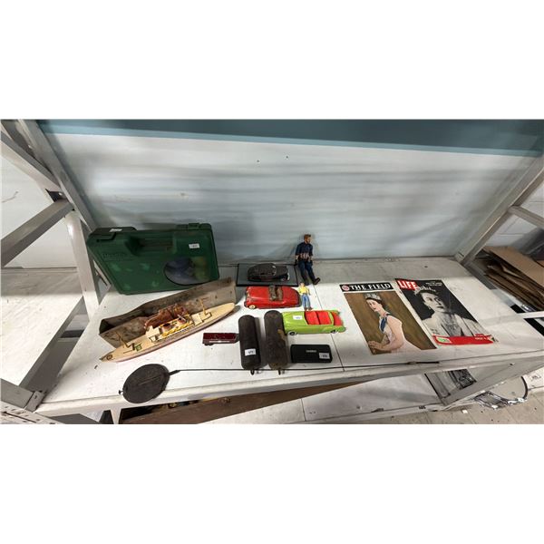 SHELF OF ASSORTED VINTAGE COLLECTIBLES INCLUDING; MODEL CARS & BOATS, BOCCE BALL SET, ACTION FIGURES