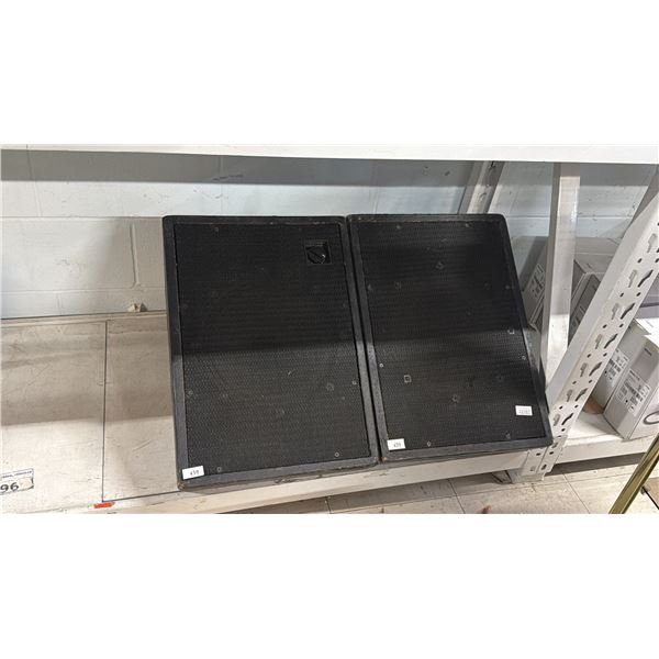 PAIR OF MONITOR SPEAKERS