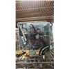 Image 4 : SHELF OF ASSORTED ELVIS PRESLEY COLLECTIBLE FIGURES