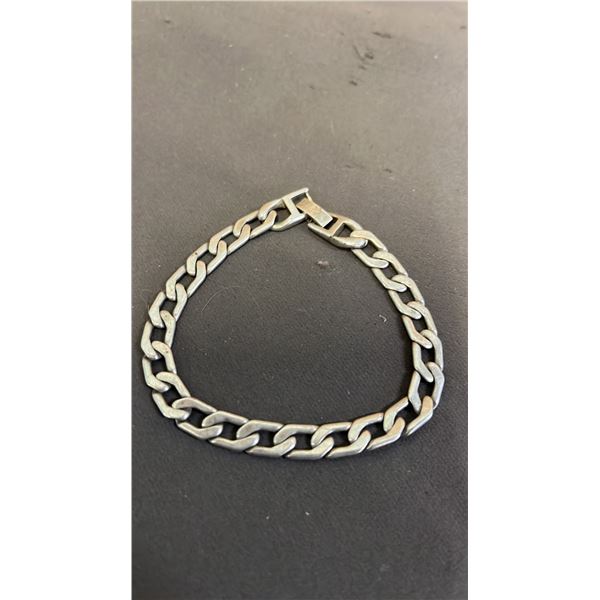 .925 SILVER CURB LINK BRACELET: 12.4 GRAMS