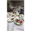 Image 5 : (71) PIECES OF ROYAL ALBERT POINSETTIA CHINA
