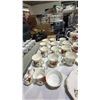 Image 6 : (71) PIECES OF ROYAL ALBERT POINSETTIA CHINA