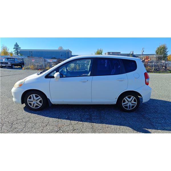 2008 HONDA FIT, 4DR HATCHBACK, WHITE, VIN JHMGD38458S813070,