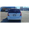 Image 7 : 2008 HONDA FIT, 4DR HATCHBACK, WHITE, VIN JHMGD38458S813070,