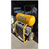 Image 1 : DEWALT PORTABLE AIR COMPRESSOR 7.5 GAL TANK WITH 175 PSI MAX