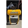 Image 2 : DEWALT PORTABLE AIR COMPRESSOR 7.5 GAL TANK WITH 175 PSI MAX