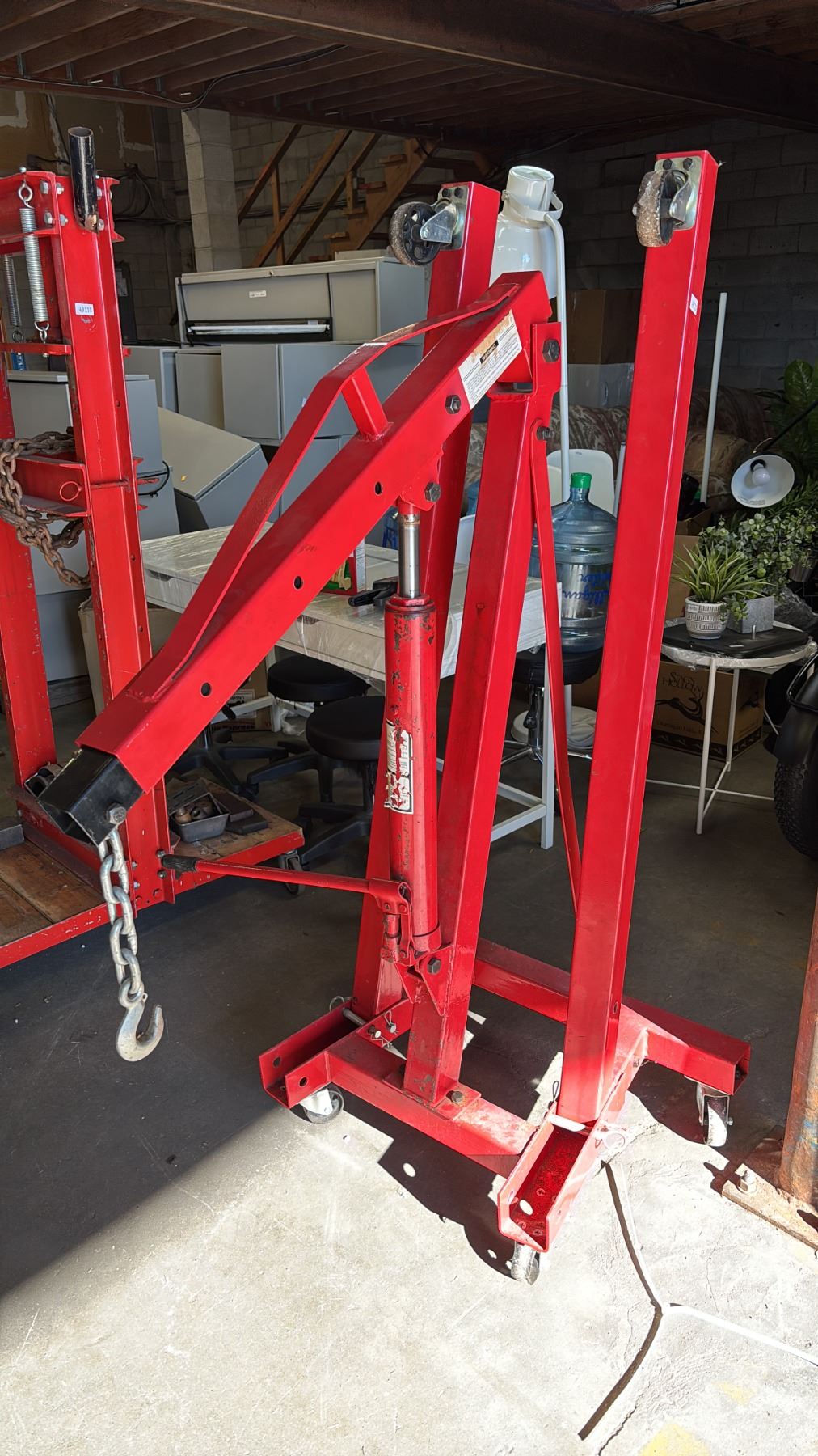 RED HEAVY DUTY HYDRAULIC FOLDABLE CRANE 8 TON - Able Auctions