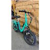 Image 2 : NO-NAME GREEN E-BIKE *POWERS ON/NO CHARGER/UNKNOWN WORKING CONDITION*