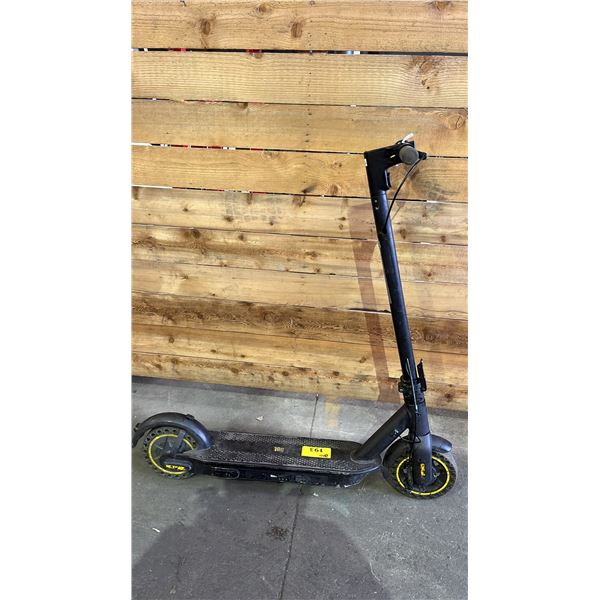 NINEBOT ELECTRIC SCOOTER *POWERS ON/NO CHARGER/UNKNOWN WORKING CONDITION*