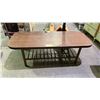 Image 2 : VINTAGE MCM WOOD COFFEE TABLE