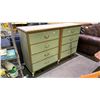 Image 1 : VINTAGE 8-DRAWER PAINTED WOOD DRESSER *MOST OF THE DRAWERS ARE STUCK*