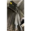 Image 3 : LANDYACHTZ SKATEBOARD CRUISER AND PAIR OF ALUMINUM UNDERARM CRUTCHES