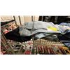Image 2 : SHELF OF ASSORTED LEVIS DENIM JEANS *ASSORTED SIZES*