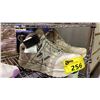 Image 2 : MEN'S SIZE 10.5/WOMEN'S SIZE 12 NEW BALANCE VIBRAM HIERRO RUNNING SHOES *WITH SECURITY TAG*