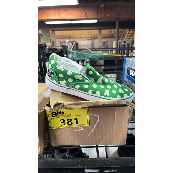 *NEW IN BOX* DISNEY "IT'S MICKEY" GREEN POLKA DOT RUNNING SHOES: SIZE 37