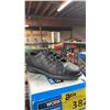 Image 2 : *NEW IN BOX* T.T. WORKWEAR SLIP-RESISTANT COMFORT SHOES: WOMAN'S SIZE 5W