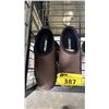 Image 2 : PAIR OF BAFFIN PACIFIC LEATHER CLOGS/MULES: SIZE 8