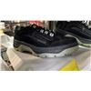 Image 2 : *NEW IN BOX* MEN'S SIZE 8 BLACK RUNNING SHOES