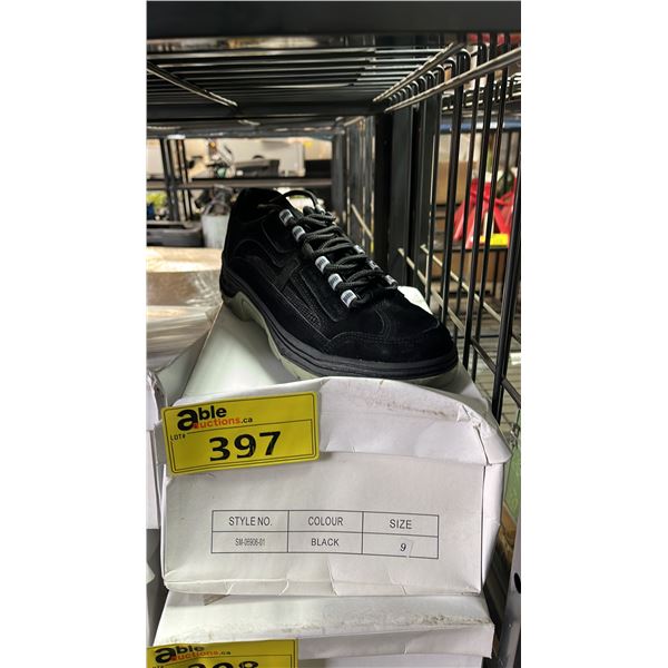 *NEW IN BOX* MEN'S BLACK RUNNING SHOES: SIZE 9