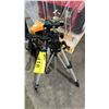 Image 1 : SLIK CAMERA TRIPOD WITH 3-WAY PAN/TILT HEAD