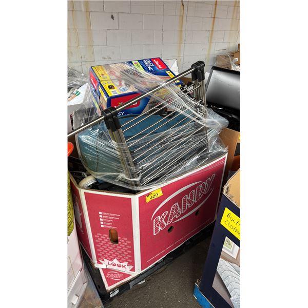 PALLET OF ASST. HOME ITEMS INCL.: VILEDA SPIN MOP, LAUNDRY RACK, ARTIKA LIGHTS & MORE *UNKNOWN