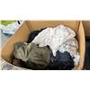 Image 3 : PALLET OF ASSORTED THROW BLANKETS & CLOTHING: UNKNOWN WORKING CONDITION/MAY BE MISSING PARTS & OR