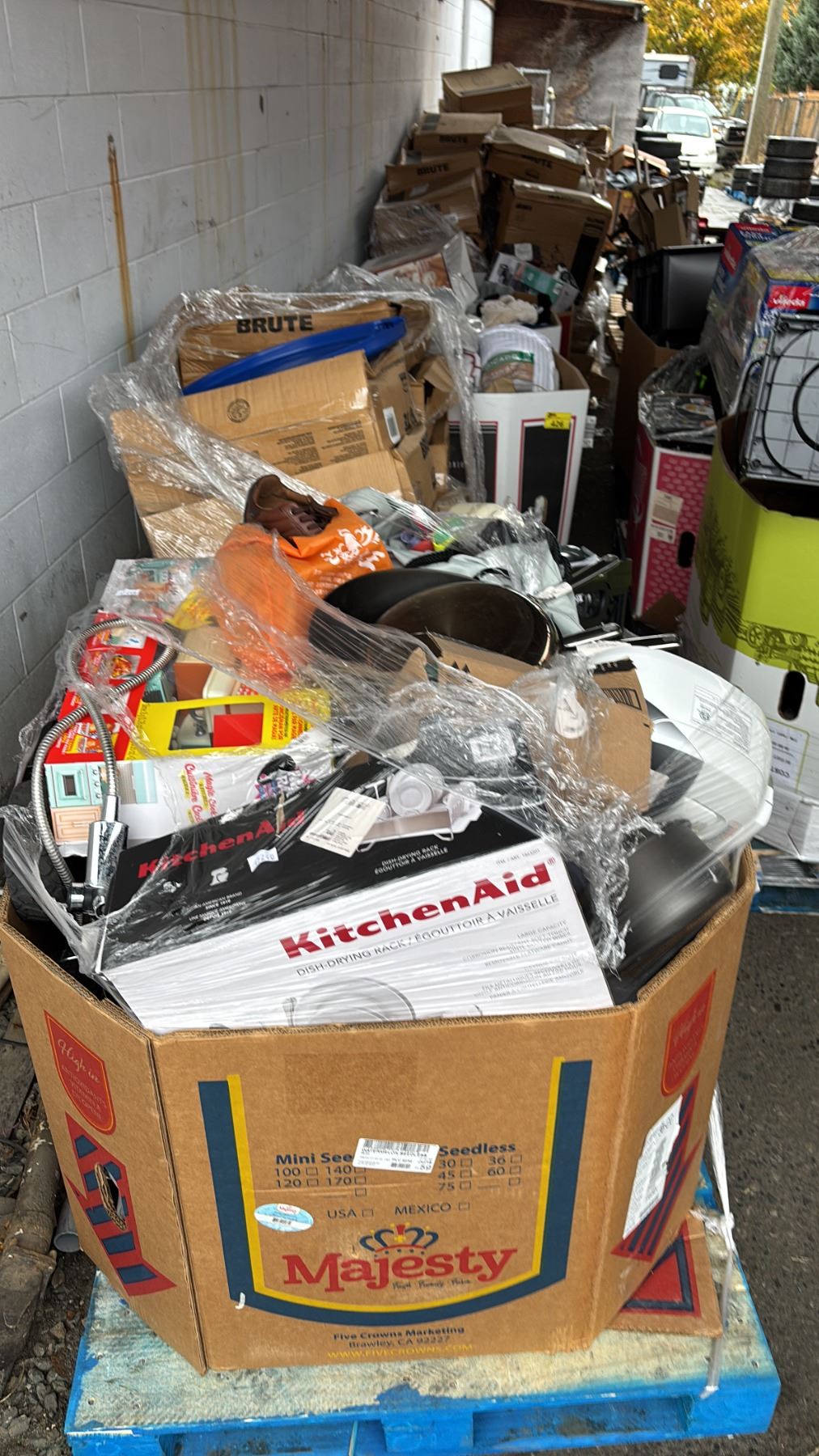 PALLET OF ASSTD. HOME ITEMS INCL.: RICE COOKER, WATER BOTTLES, FRYING ...