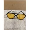Image 2 : Lot Of 2 Yellow Aviator Sunglasses