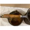 Image 2 : Lot Of 2 Cast Iron Pots