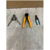 Image 2 : Assortment Of Hardware - Wire Handtools